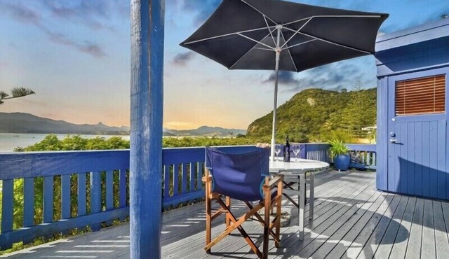 Beachfront Bliss Lower Apartment ~ Waterfront