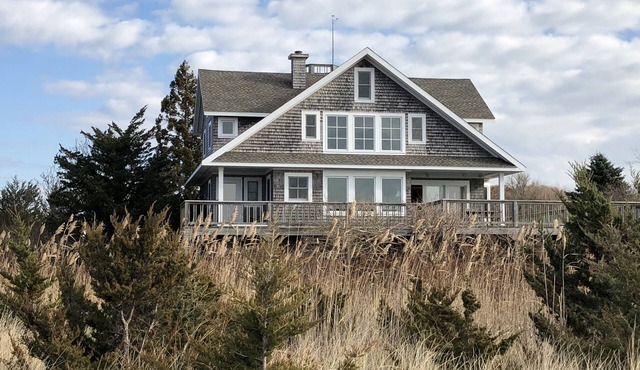 Beachfront Oasis - Family friendly - Panoramic Waterfront Views