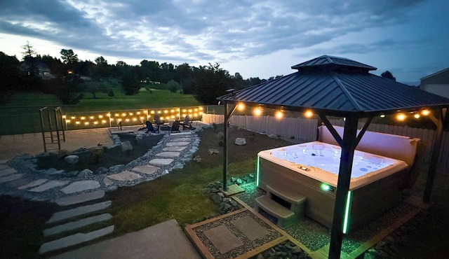 Beachfront Oasis | Hot Tub + Fire Pit + Playground near Bellingham & Vancouver |