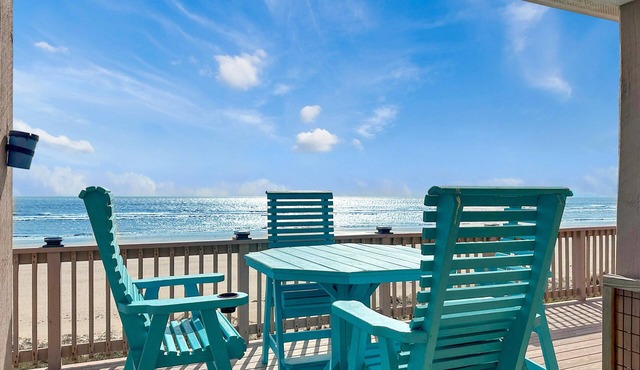 Beachfront | Ocean Views, Deck & Gaming Console