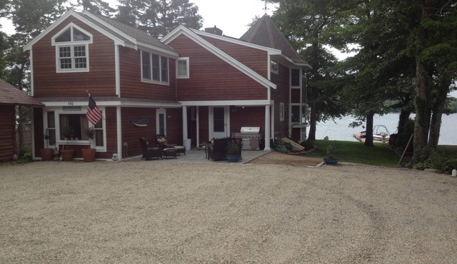 Beachfront On John's Pond, Indoor HEATED Pool, and Dock!