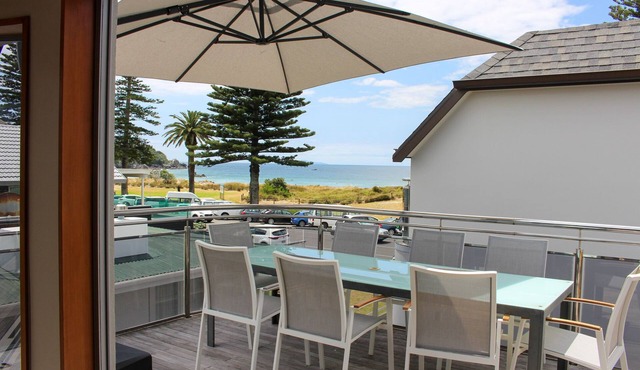 Beachfront on Marine Parade with room for the family