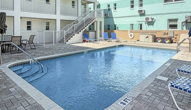Beachfront on Pass-A-Grille Beach with Pool! Walking Distance to Great Restaurants and Shops.