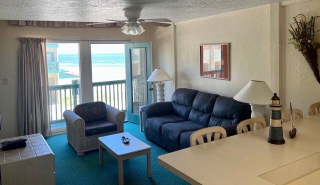Beachfront/One Bedroom Condo/Private Balcony/Pet Friendly/SeaSide Pool