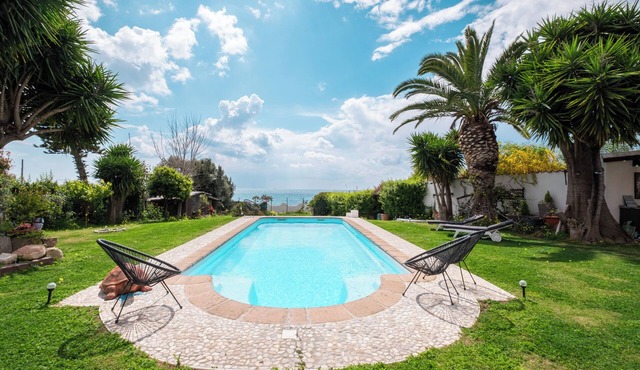 [Beachfront] Private pool and design