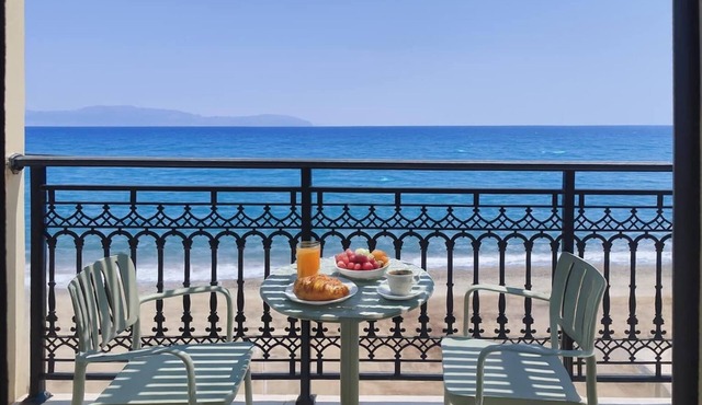 Beachfront Panorama Apartment in Kythira!