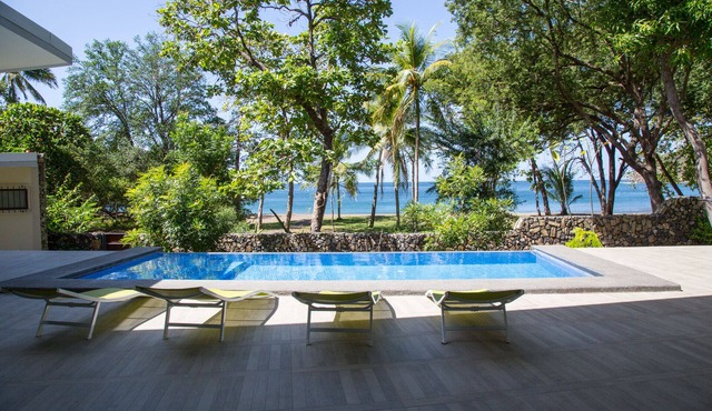Beachfront paradise, CASA PUNTA COCO