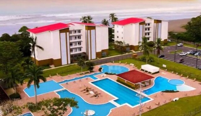 Beachfront Paradise Condo, Great Location, Bejuco