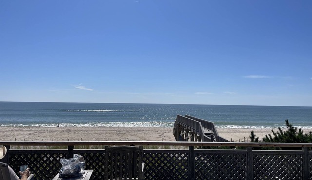 Beachfront Paradise with private walk to beach