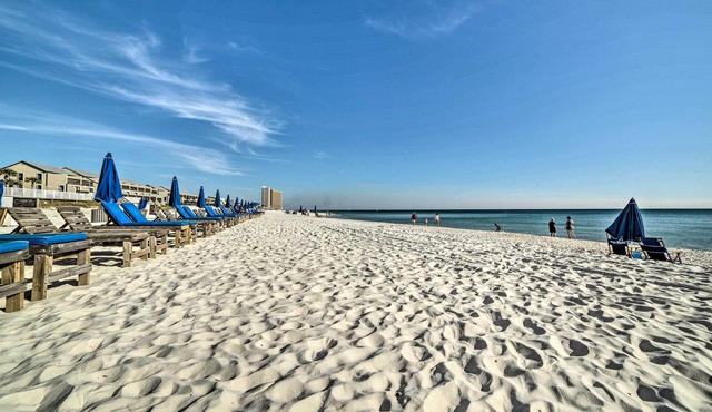 Beachfront PCB Escape w/Free Beach Chair Services