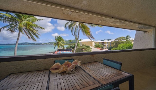 Beachfront Penthouse: 3BD/3BA