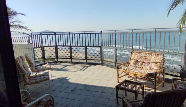 Beachfront Penthouse/Private Pool and BBQ - Sleeps 12, 3 Parking Spaces