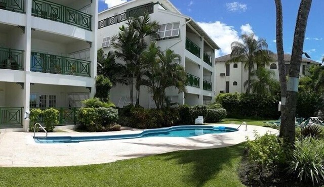 Beachfront Penthouse #7 Leith Court