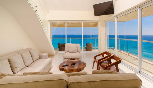 Beachfront Penthouse on the Sand! Incredible Views! Walk to Eat, Drink, Play!
