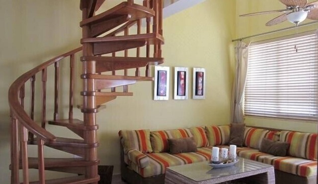 Beachfront Playa Turquesa 2 BR/2 BA Penthouse Condo w/ Rooftop 50mbps WIFI