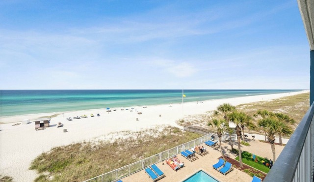 Beachfront Premier Suite - Queen/Queen with Kitchen - Split Accommodations - Top