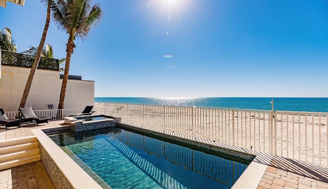 Beachfront Private Home with Heated Pool, 5 bed, 5.5 bathroom