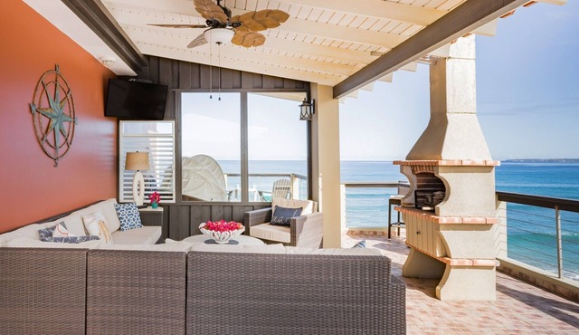 ★ Beachfront ★ Private Pool ★ King Bed ★ AC ★ WiFi ★ Laundry ★ Gated Parking ★