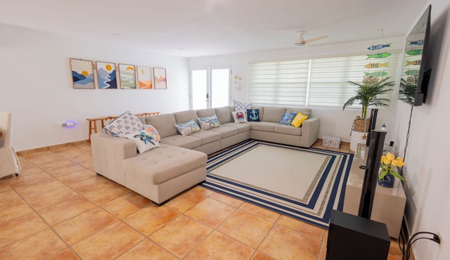Beachfront & Private Pool Villa w/AC