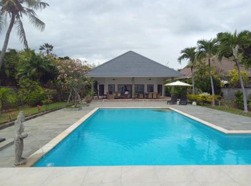 Beachfront Private VILLA & POOL