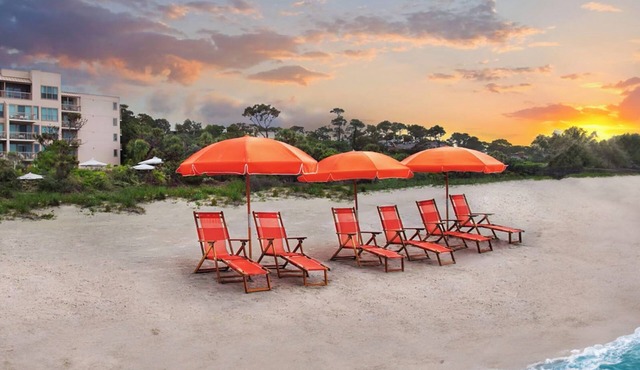 Beachfront Resort Gem: Marriott’s Monarch at Sea Pines+Amenities