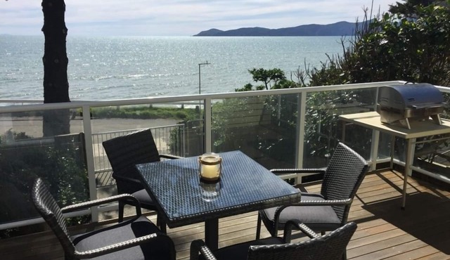 Beachfront Raumati South