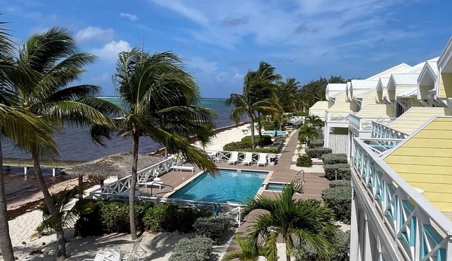 BEACHFRONT RELAXATION IN LITTLE CAYMAN