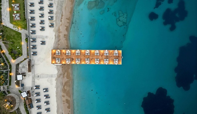 Beachfront Residence with Exclusive Resort Amenities