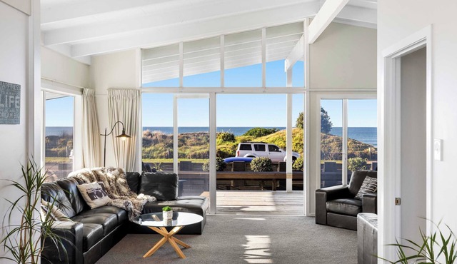 Beachfront Retreat Su