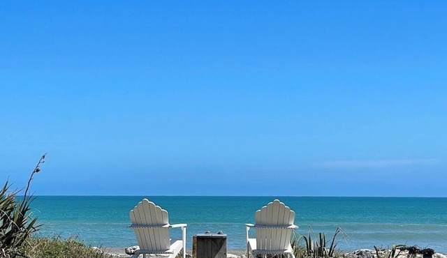 Beachfront Retreat on Revell - Sunsets & Fire Pit