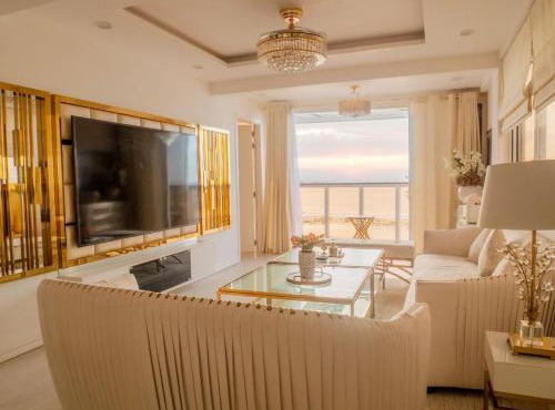 Beachfront Seaview Apartment
