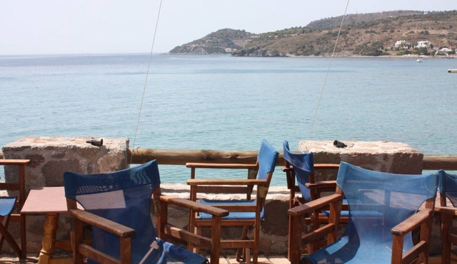 Beachfront Single Room- Argo Seaside Stays