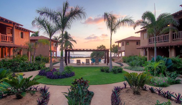 Beachfront, Sleeps 1-54 Perfect for Friends, Familys, Retreats, Reunions