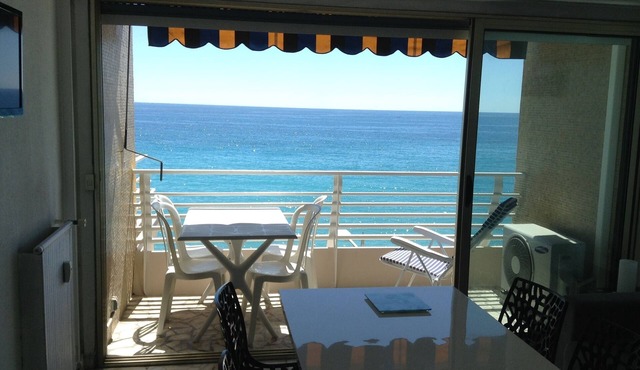 - Beachfront Studio -