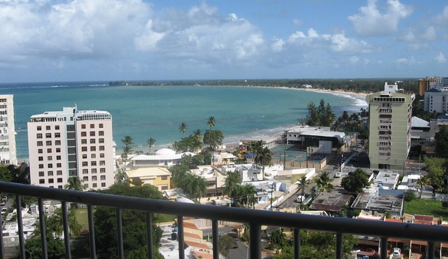 Beachfront Studio in the ESJ Towers Hi Floor Great Ocean View