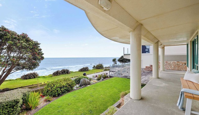 Beachfront Studio with Sea Views