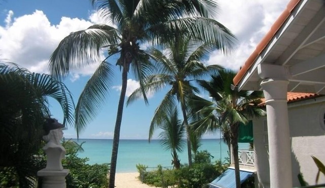Beachfront Studio -Sea and Sand at the West-Coast of Barbados