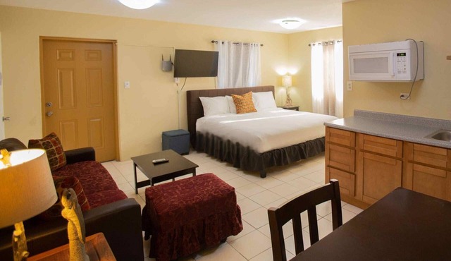 Beachfront Studio - Unit 107 Ocean Villa