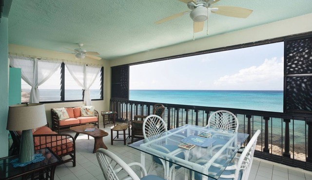 Beachfront Sunset Oasis Adult-Only, Pool & Views