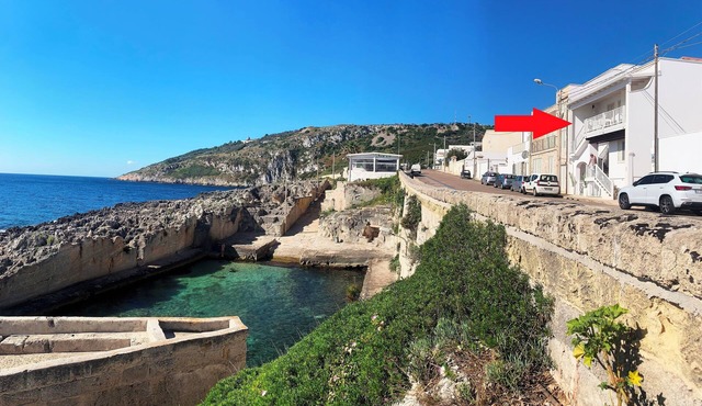 Beachfront Terrace in Puglia/natural pool