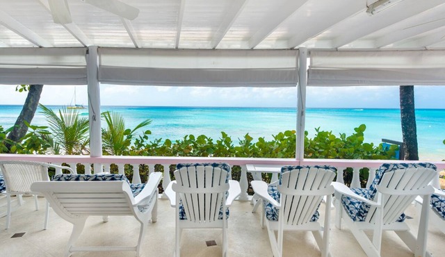 Beachfront Tropical Retreat - Belair (4 bed)