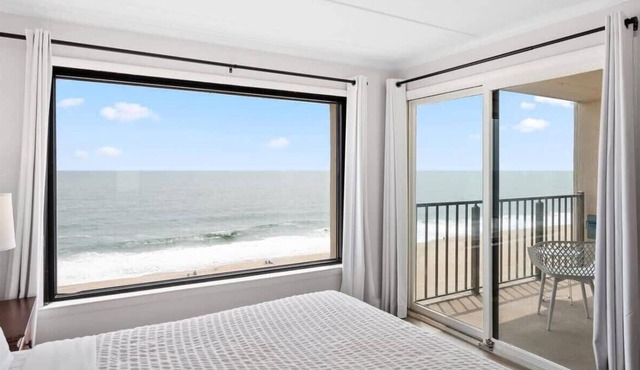 Beachfront Two Bedroom Condo with Great Views
