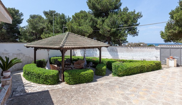 Beachfront vacation villa next to sandy Ionian coast m525