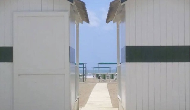 Beachfront villa with garden Forte dei Marmi