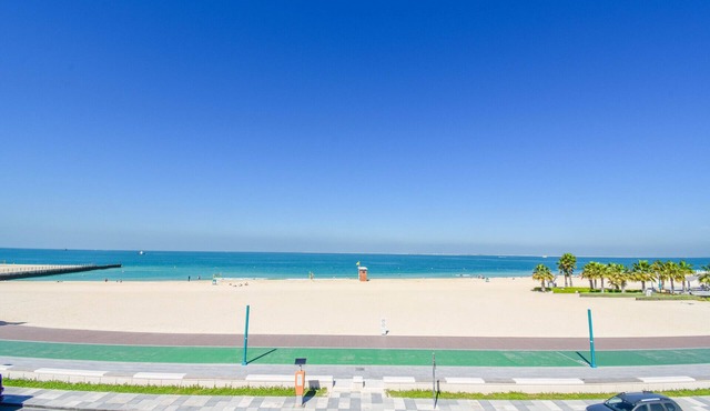 Beachfront Villa - 7 BR + Maids Room on Kite Beach