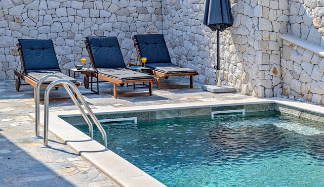 Beachfront Villa Dream & Live Brac with Pool