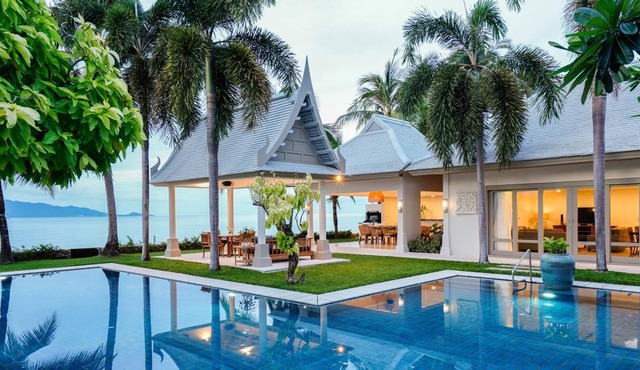Beachfront Villa in Boutique Resort (M7)