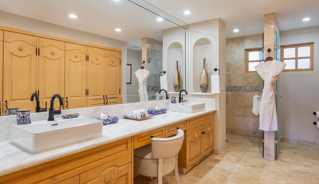 Beachfront Villa at Resort – Steps to Medano Beach, Ocean Views & Amenities