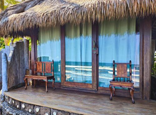 Beachfront Villa Nixie and the Sea Tabanan