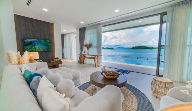 Beachfront villa Oceanfront|Boat Access |All Rooms sea View|Staffed